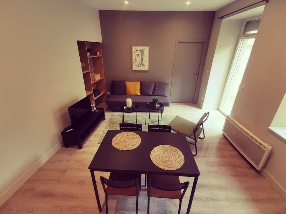 Vienne: Appartement Au Coeur Du Centre Historique Vienne  Eksteriør billede