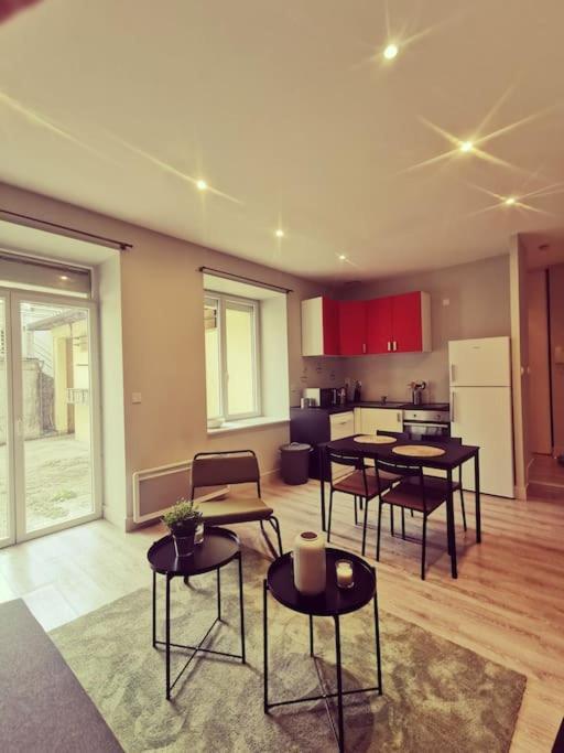 Vienne: Appartement Au Coeur Du Centre Historique Vienne  Eksteriør billede
