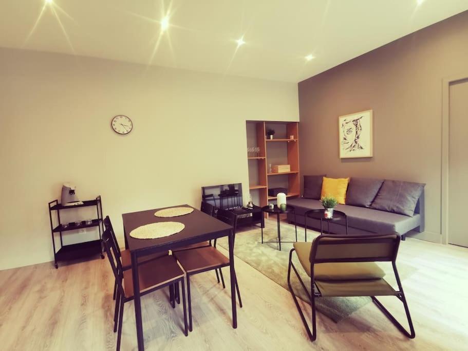 Vienne: Appartement Au Coeur Du Centre Historique Vienne  Eksteriør billede